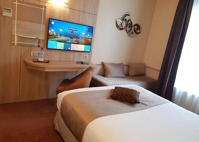 מלון Champerret Elysees 3*