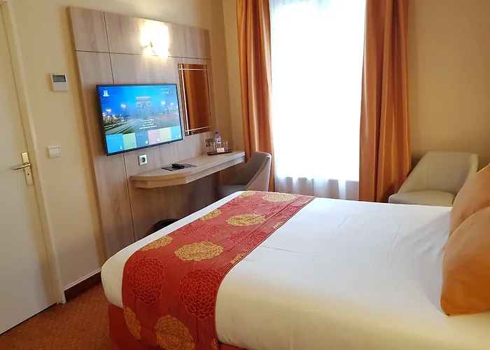 Champerret Elysees מלון