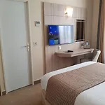 Champerret Elysees 3*