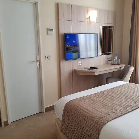 Ξενοδοχείο Champerret Elysees 3*