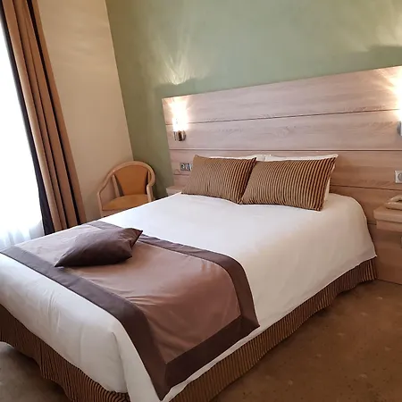 Champerret Elysees מלון