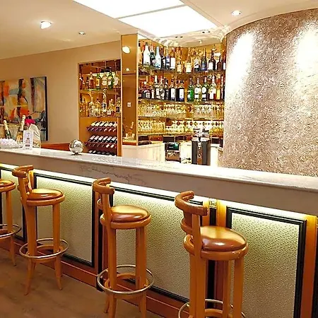 Champerret Elysees 3* Paris