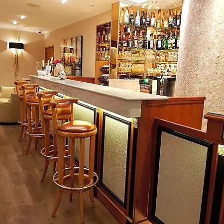 Champerret Elysees Paris
