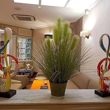 Champerret Elysees 3*