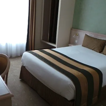 Ξενοδοχείο Champerret Elysees 3*
