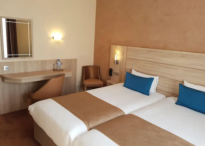 Champerret Elysees 3* Paris