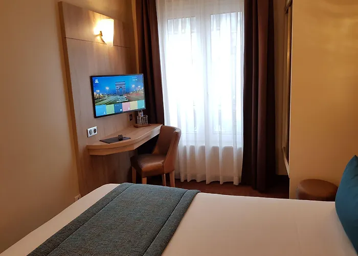 Otel Champerret Elysees 3*