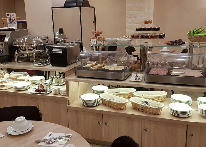 Otel Champerret Elysees 3*