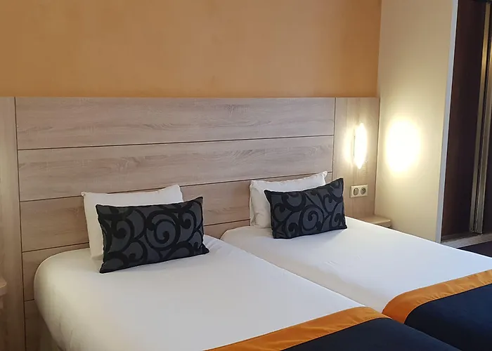 Champerret Elysees Otel 3*