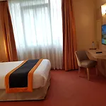 Champerret Elysees Paris