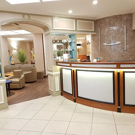 Hotel Champerret Elysees 3*